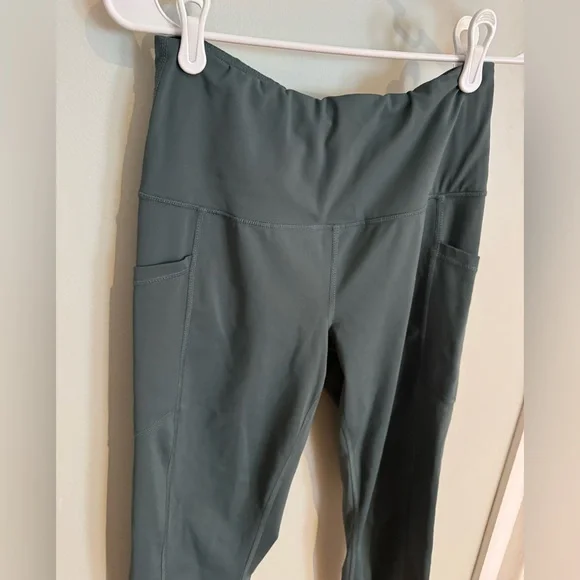 90 Degree Dark Green High-Waisted Leggings With Pockets- Size M - Picture 2 of 5
